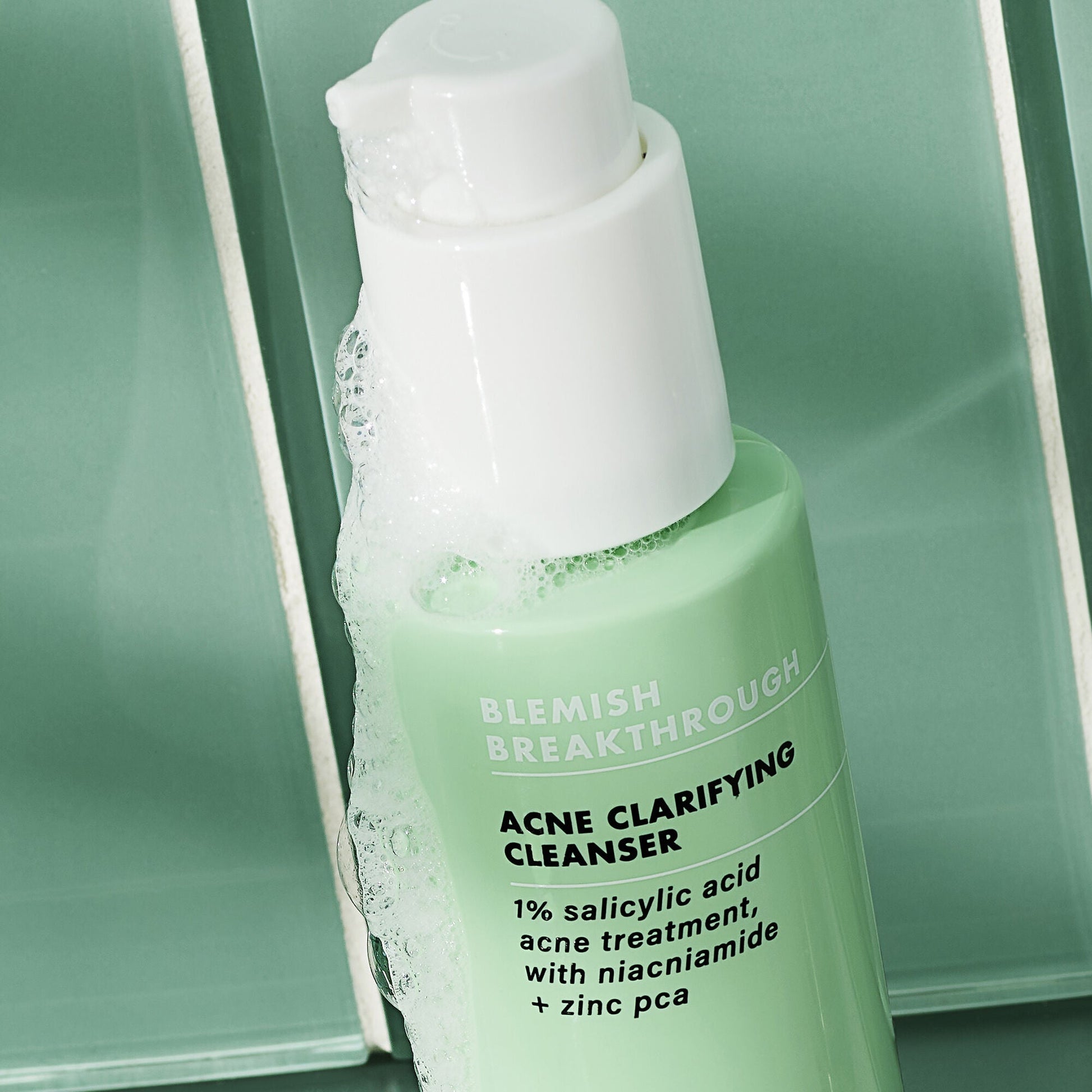 blemish-breakthrough-acne-calming-water-cream-mini-d8 02_021622_SL_BT_Cleanser_Back_Lighter_0129_FStack_FINAL_IGF_V2.jpg
