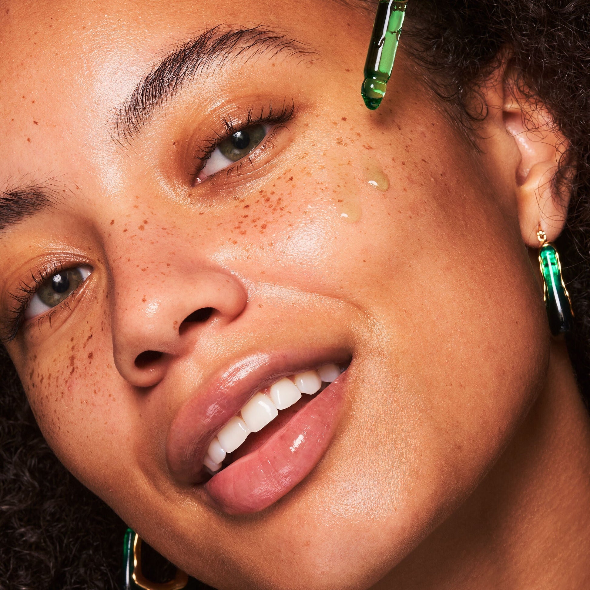 plz-clarify-facial-oil-p2 100924_SKIN_Drew_PlzC_App_005_v1_RGB_IGF.jpg