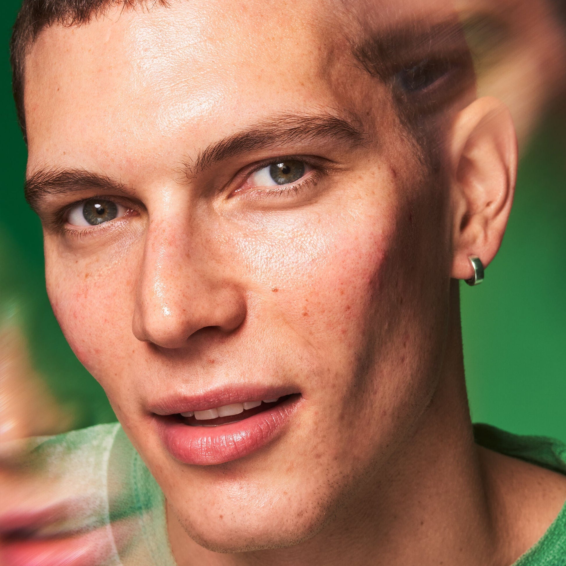 plz-clarify-facial-oil-p2 100924_SKIN_Jean_PlzC_EndLook_0036_v1_RGB_IGF.jpg