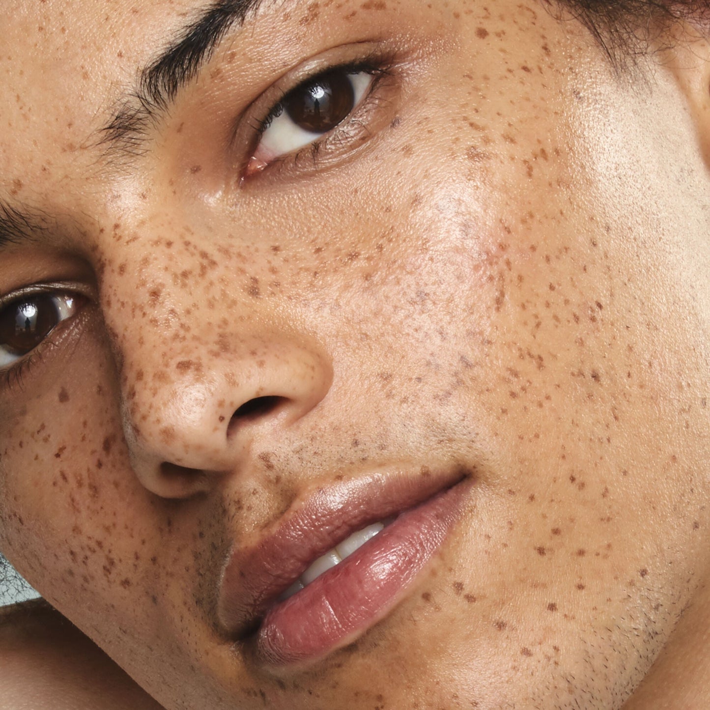 holy-hydration-face-cream-spf-30-f3 11112019_012021_Danny_HHydrationApp_044_IGF.jpg