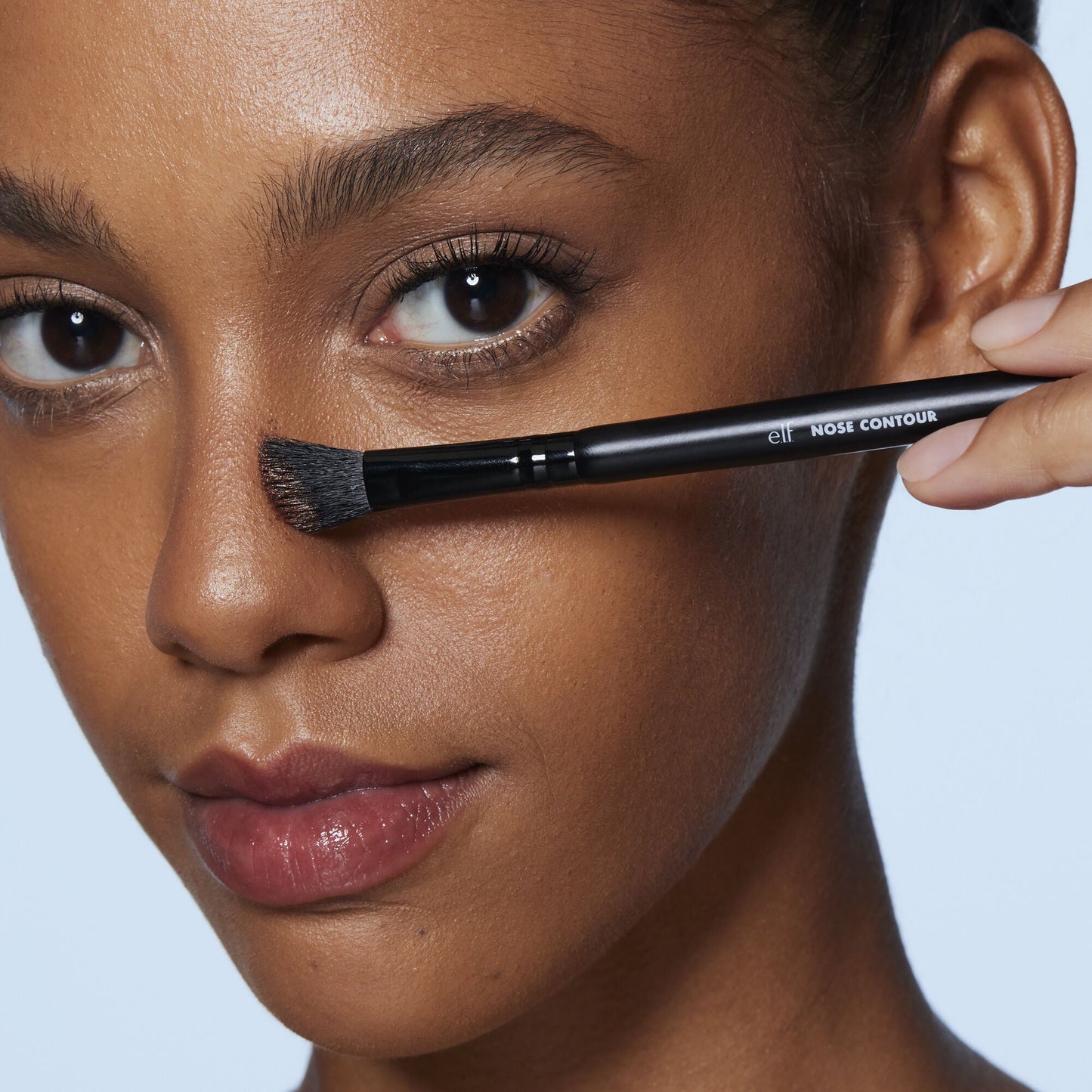 dual-ended-nose-contour-brush-t5 81283_Nose_Contour_Brush.jpg