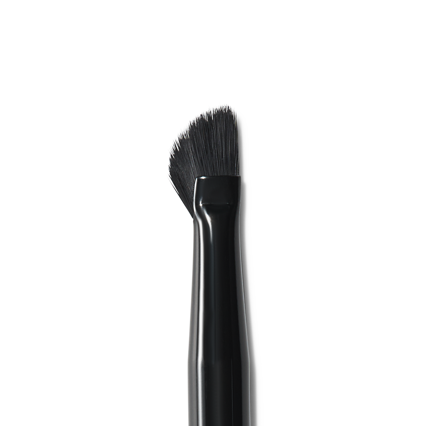 wing-it-liner-brush-m9 84091_MACRO_R.png