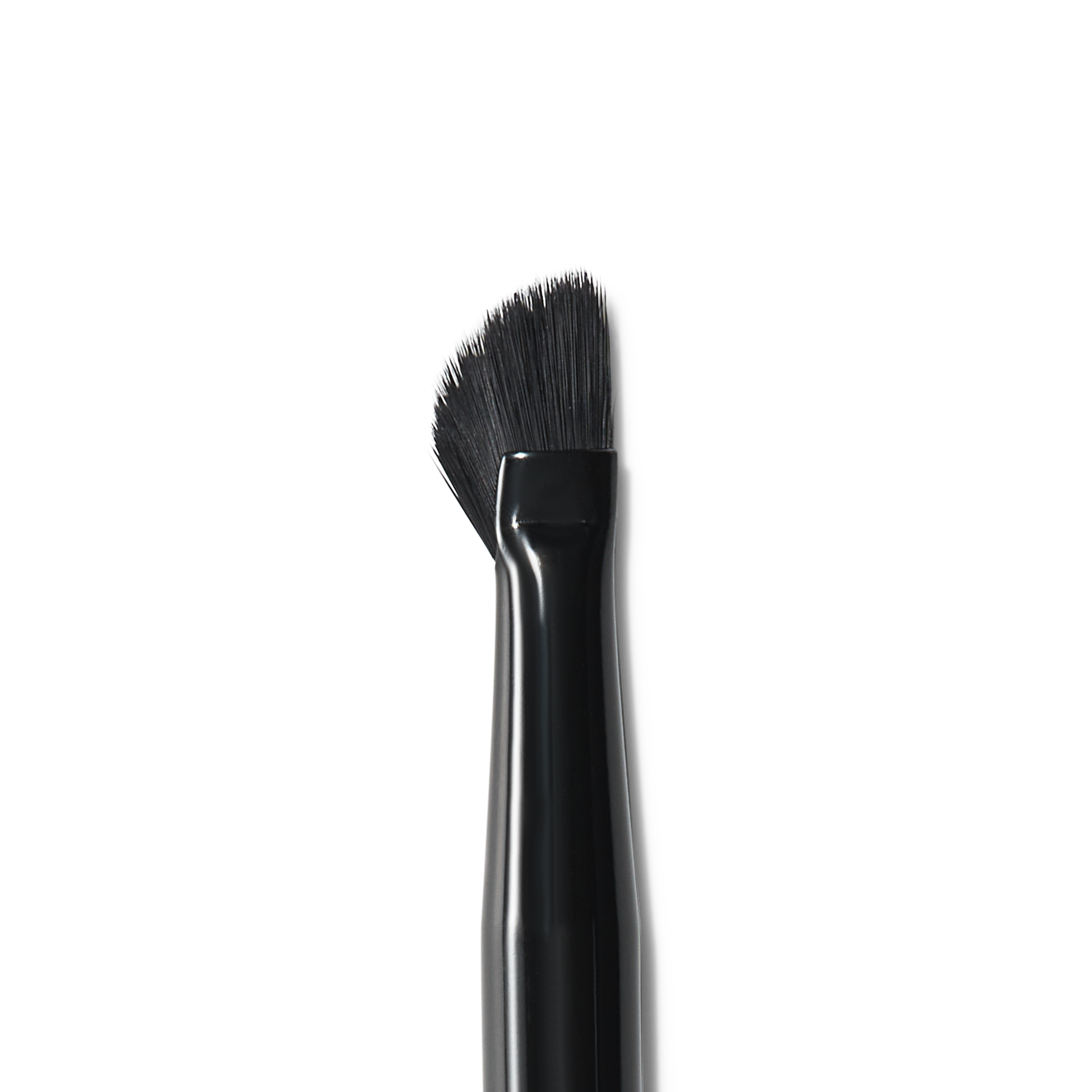 wing-it-liner-brush-m9 84091_MACRO_R.png