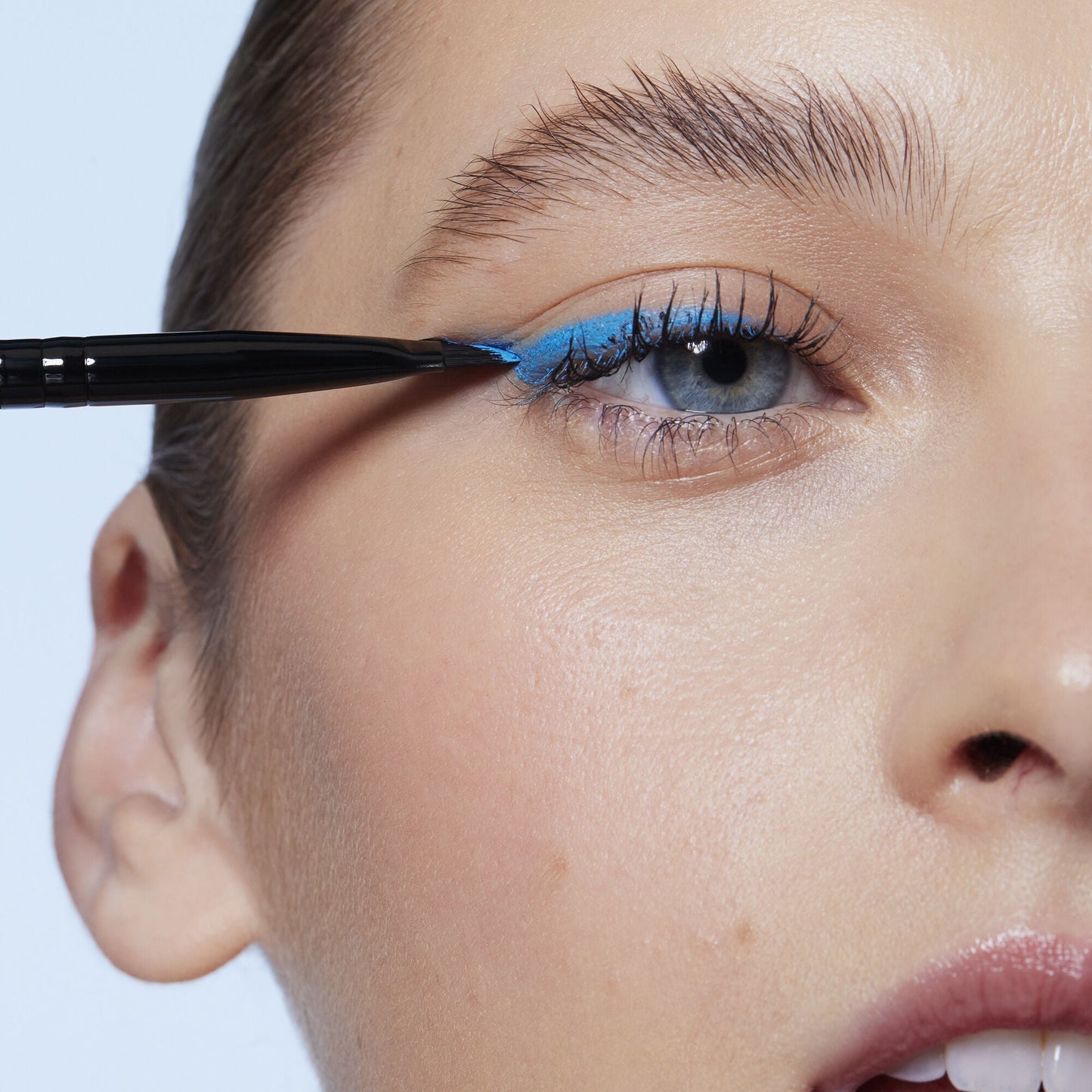 wing-it-liner-brush-m9 84091_Winged_Eyeliner_Brushy.jpg