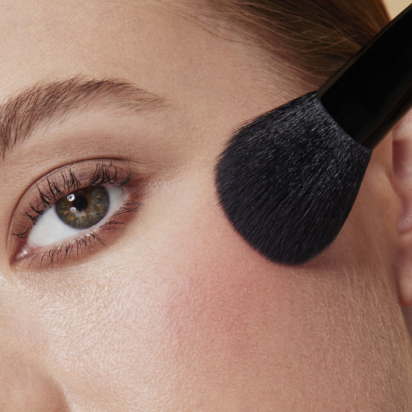 full-face-and-eye-makeup-brush-set-with-travel-case-c6 84674_FULL_FACE_EYE_BRUSH_SET_BLUSH_BRUSH_CARI_0086.jpg