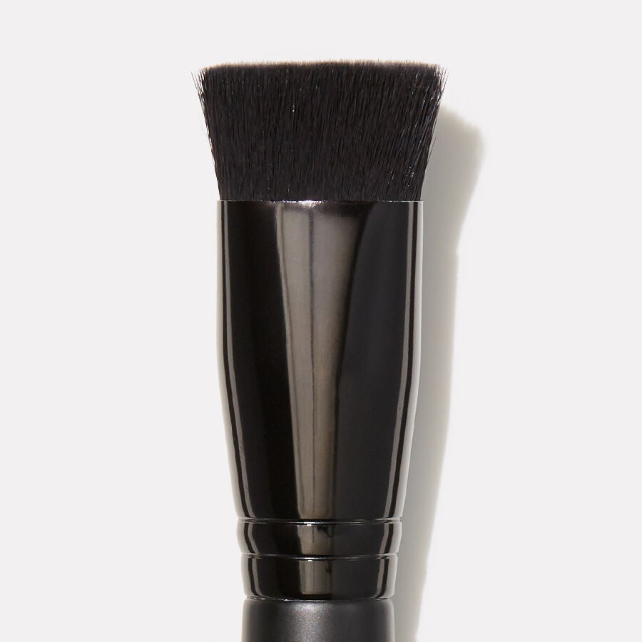 triangular-buffing-foundation-brush-h2 85106_b_TriangularBuffingFoundationBrushwebA.jpg