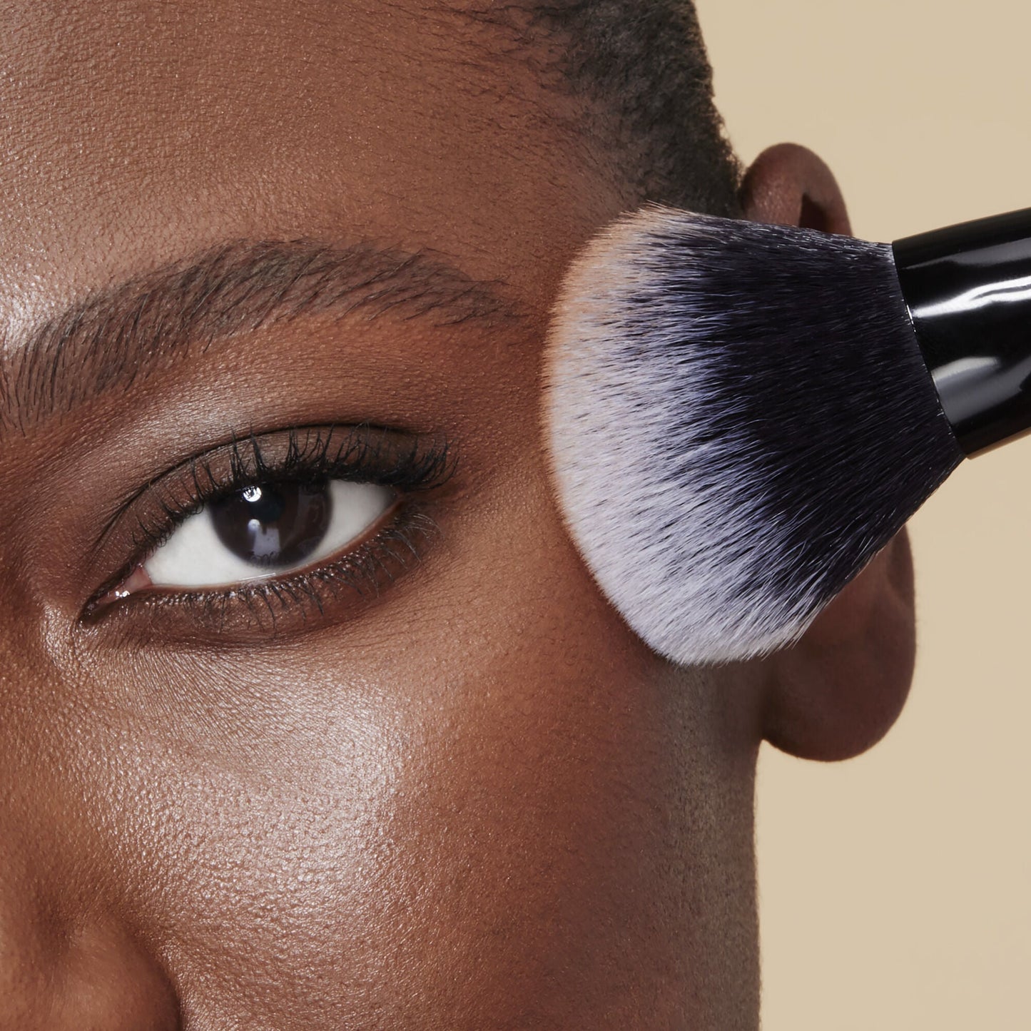 cream-and-powder-face-brush-r5 85352_CREAM_POWDER_FACE_BRUSH_DJ_0197.jpg